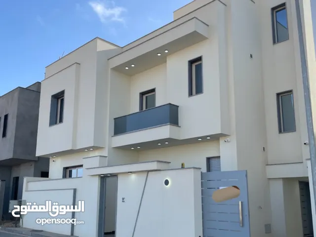 225 m2 3 Bedrooms Villa for Sale in Tripoli Tareeq Al-Mashtal
