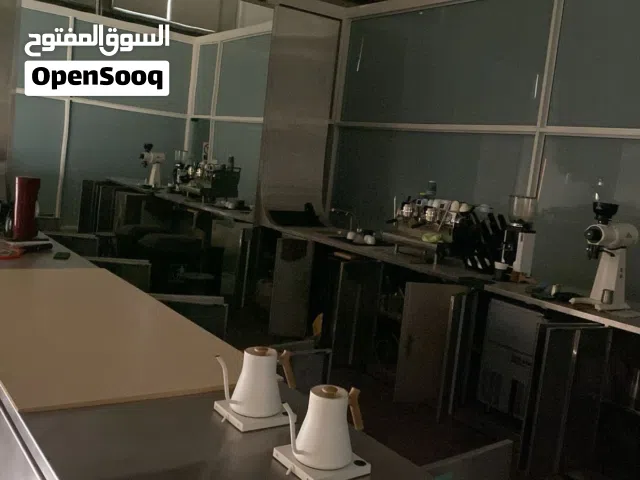 متاح في دبي منطقة الطي مستودع الاجار ممتاز سنوي