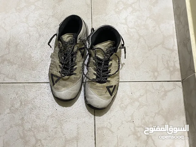 40 Sport Shoes in Muharraq