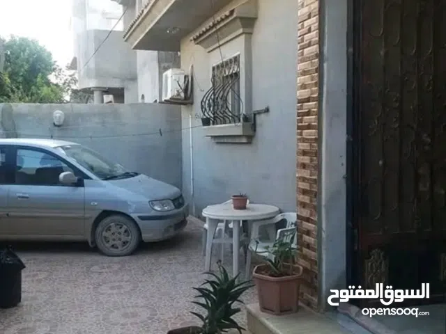 200 m2 4 Bedrooms Townhouse for Sale in Benghazi Kuwayfiyah