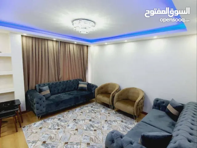 شقة للبيع بالفاتح ثلاثة وصالون