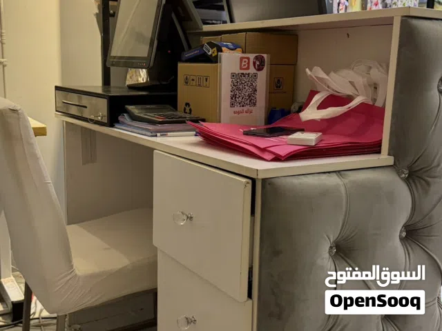 للبيع كونتر للمحل  ليت زينه  رفوف تفصيل