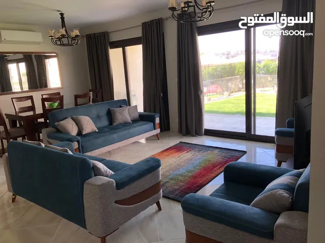 شاليه بجاردن متشطب بالفرش دايركت علي اللاجون للبيع في مراسي