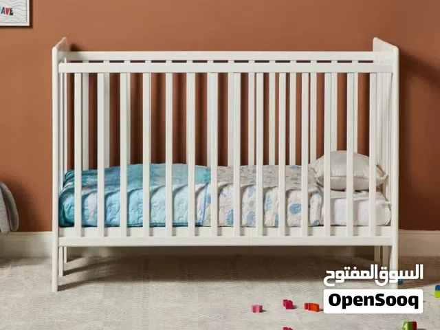 سرير اطفال هوم سنتر و مرتبة للبيع