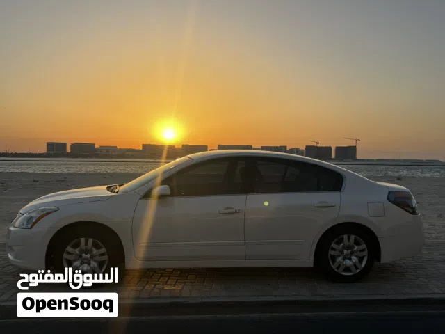 2010 نيسان التيما S