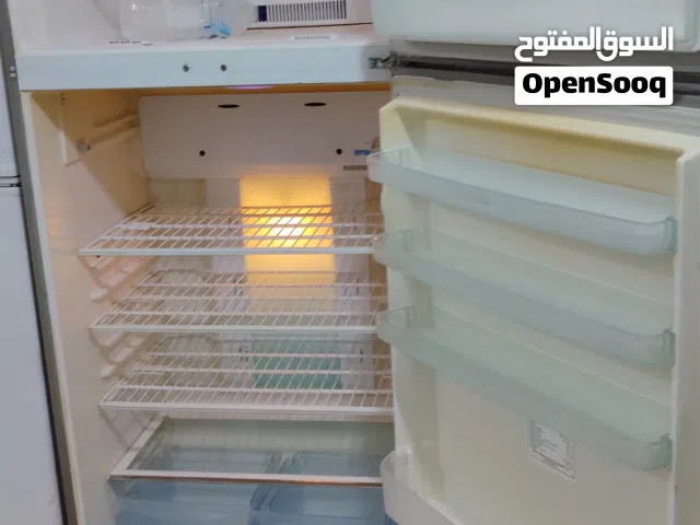 نبيع ثلاجه توشيبا 24 قدم حجم كبير بحاله جيده استخدام تبريد وتجميد قوي ماركه توشيبا