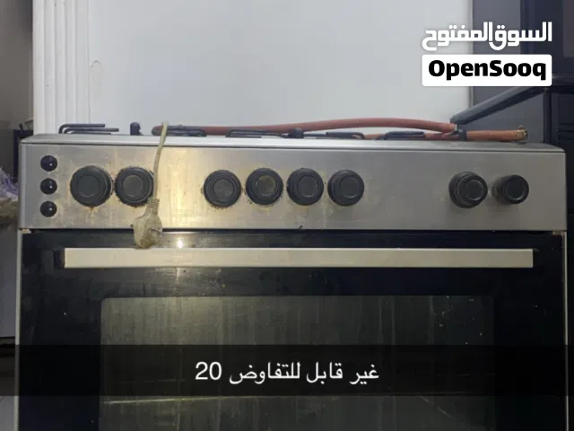 فرن مستعمل هنالك خمس دوائر ثلاثة شغالات واثنان خربانة تريد إلى تنظيف