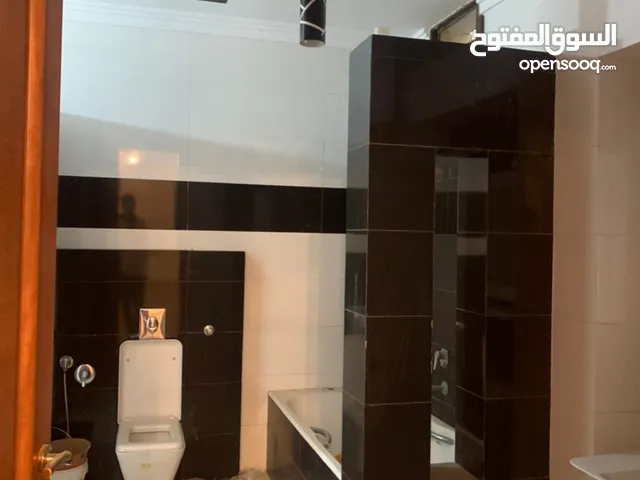 170 m2 3 Bedrooms Apartments for Rent in Tripoli Zawiyat Al Dahmani