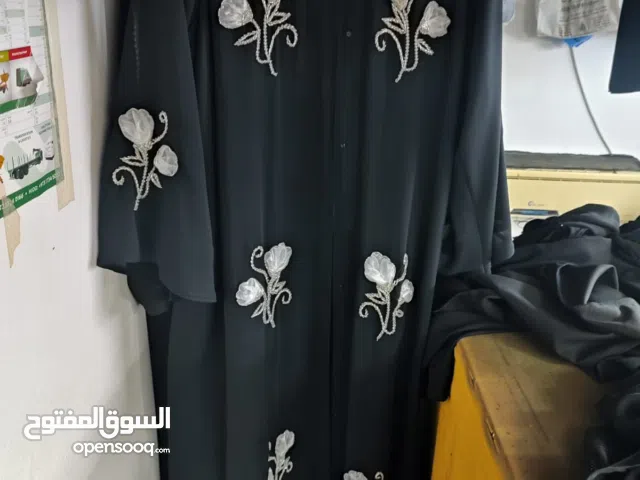 BRAND NEWWW ABAYA SIZE 56 length available