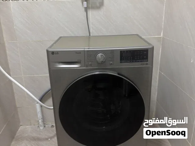 غسالة ملابس ال جي مستعمله عشرة أشهر فقط مع ضمان عشر سنوات