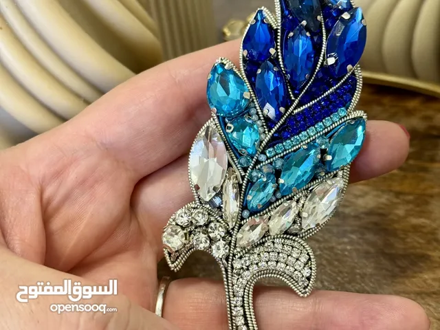 Jewelry-embroidered brooch with Swarovski pearls