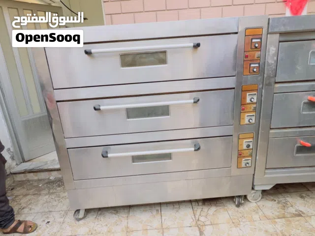 معدات مخبز مستعملة بحالة ممتازة للبيع
