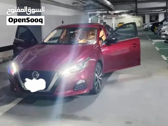 2020 نيسان التيما SR