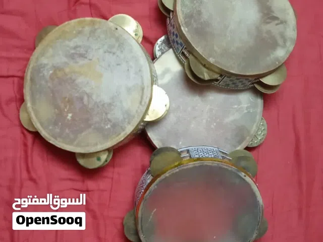 مجموعة رق خشبي مصدف وجه جلد سمك وماعز عدد 4 بحالة ممتازة جدا للبيع