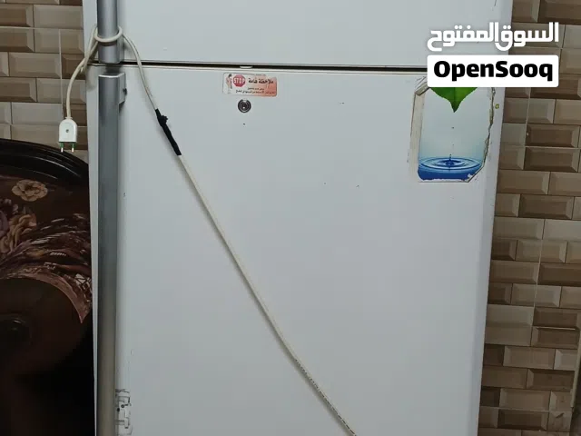 ثلاجه كبيره للبيع