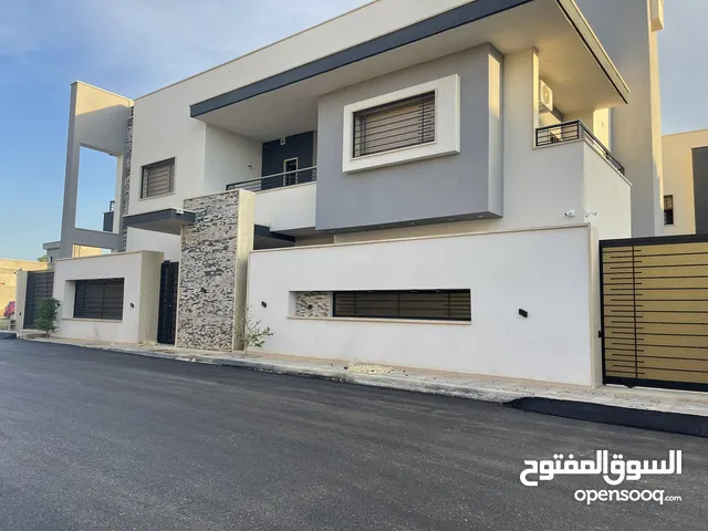 640m2 More than 6 bedrooms Townhouse for Sale in Tripoli Ain Zara
