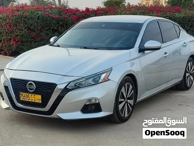 2021 نيسان التيما SV