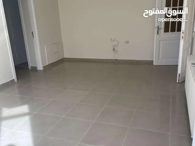 شقه فارغه للإيجار ام السماق + 220 متر + غرفه خادمه مع حمام - مكيفات جميع الغرف