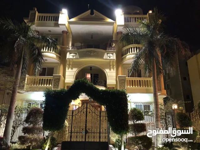 600 m2 More than 6 bedrooms Villa for Sale in Giza West Somid