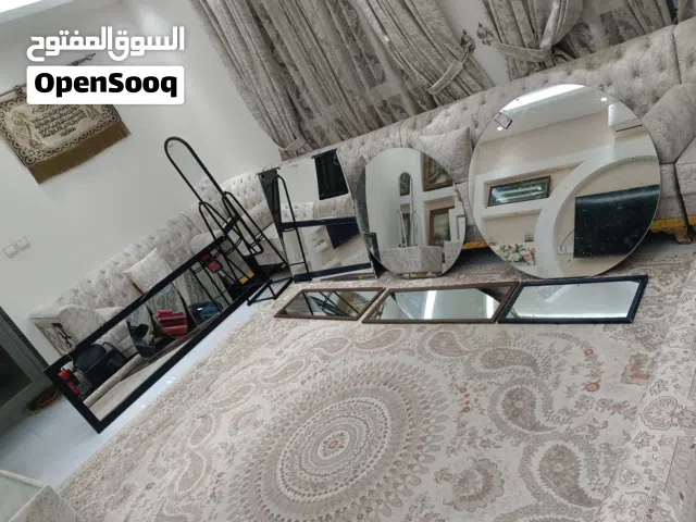 مرايات محل حلاقة 8 بحالة ممتازة