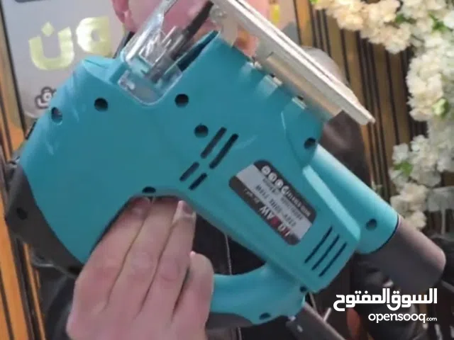 جكسون نصلات كهربائي – تحكم ودقة من أول قصّة 710 واط قوة فعلية 3000 دورة/الدقيقة قص ثابت