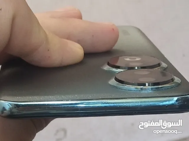 هاتف هونور 90 5G بحالة ممتازة استعمال خفيف معو كامل اغراضه وشاحنو الاصلي بنص ساعة بكون مفلل