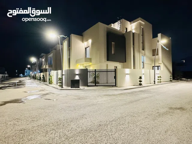 فيلا دورين وملحق واجهتين للبيع طريق المواشي بالقرب من حلويات العسال داخل المخطط العام