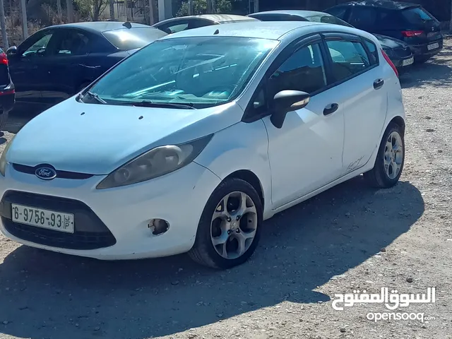 للبيع فورد فيستا جير عادي