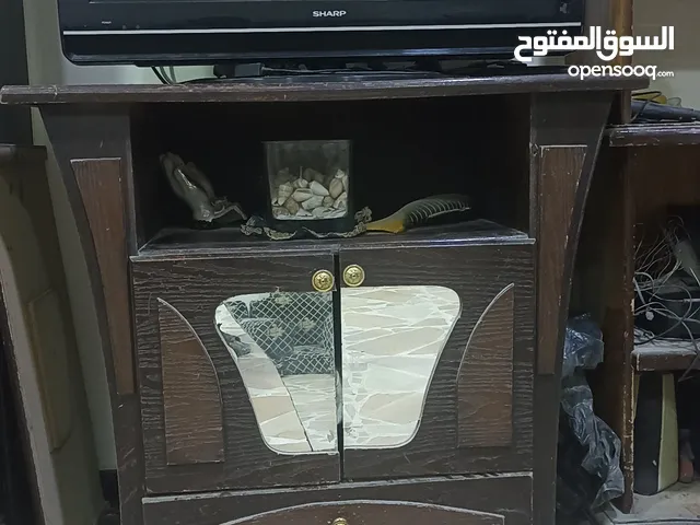 طاولة للتلفزين