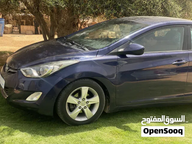 2011 هيونداي النترا Standard