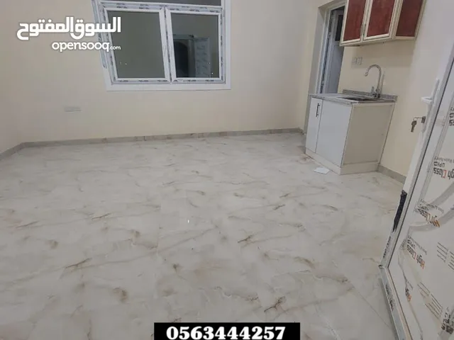 للايجار استوديو في منطقة الخبيصي على الشارع الرئيسي