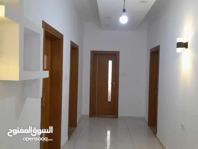 مبنى إداري أو خدمي نظيف 3طوابق للإيجار على الرئيسي طريق الشط 40 غرفة بعد مصحة يشفين