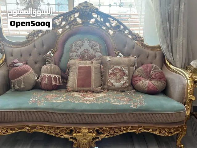 طقم كنب مصري عدد المقاعد 8 استعمال بسيط لا يحتاج صيانة