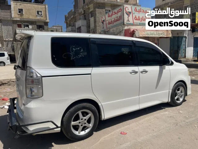 2010 تويوتا فوكسي Voxy S-Z