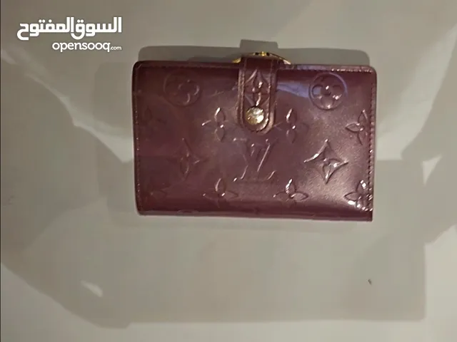 Lv wallet barely used vintage Like new Accepting offers aswell