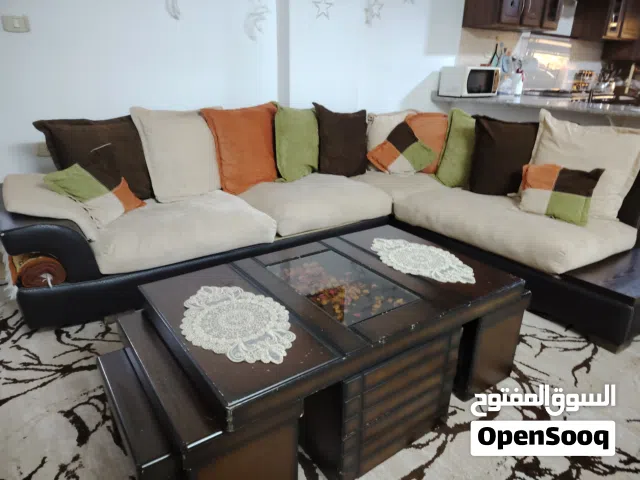 طقم كورنر مع طاولة وسط