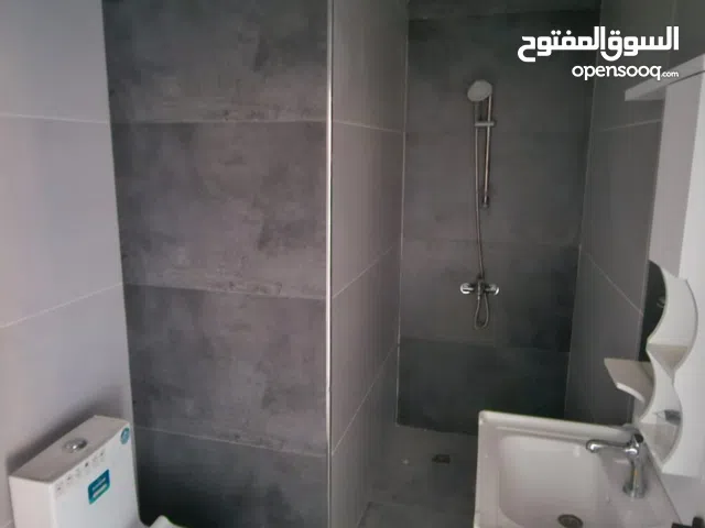 شقة للايجار بمساحة 74م في رسن تاور