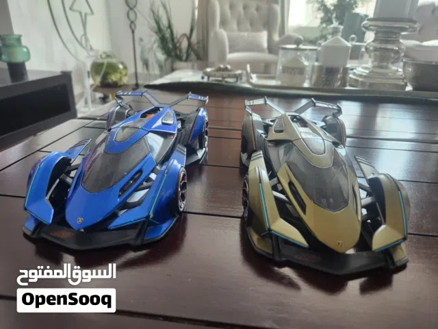 سيارتان مقاس 1:18 مايستو