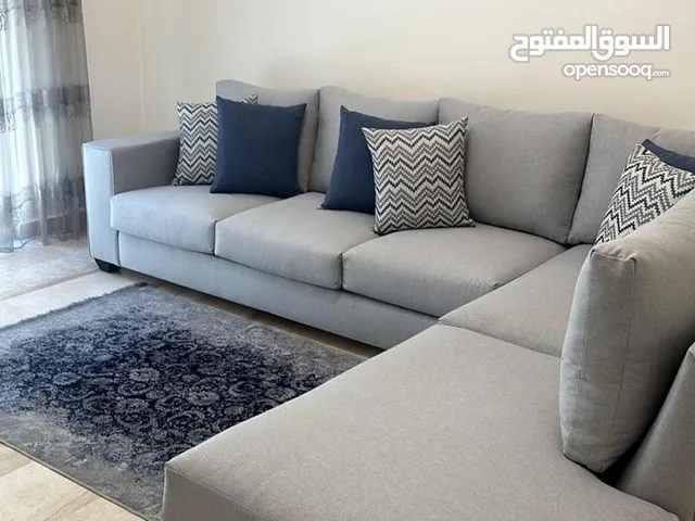 طقم كنب للبيع استعمال بسيط شبه جديد