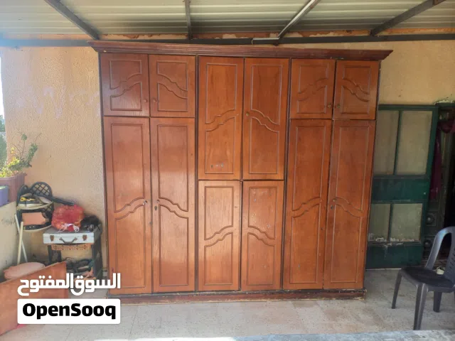 خزانة طابقين بحالة جيدة للبيع
