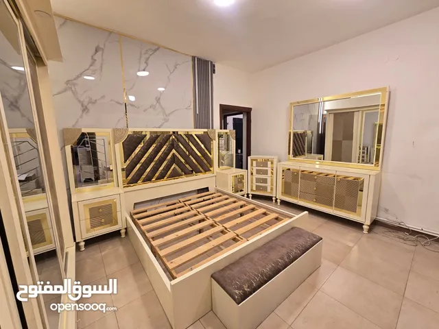 غرفة نوم بحالة الوكالة استعمال خفيف لا يذكر خشب لاتية (18) تصميم أنيق وعصري