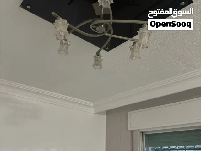 ثريات طقم /ثلاث ثريات نفس الشكل