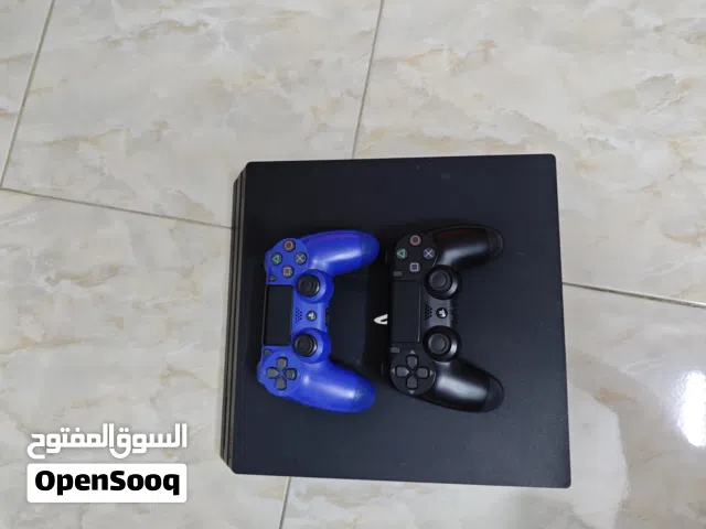 بلي ستيشن 4pro مستعمل مع يدتين الذاكره 1تيره بدون حساب لعبه وحده فيفا 21