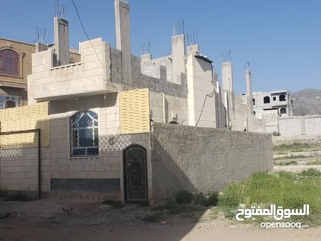 4 m2 More than 6 bedrooms Townhouse for Sale in Sana'a Bayt Baws