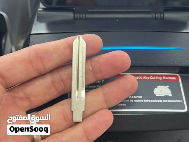 محل 309 لنسخ جميع أنواع المفاتيح المشفرة والبصمة والشفط وفتح جميع أنواع السيارات أبواب المنازل ولغرف