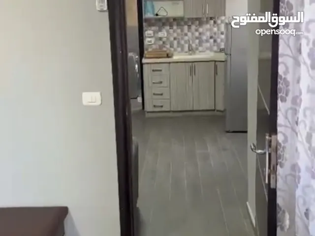 لستوديو بحالة ممتازة مع االمالك مباشره