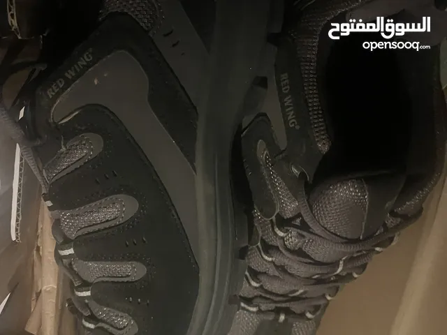 أحذية عمل من ريدوينج Safety shoes from Redwing