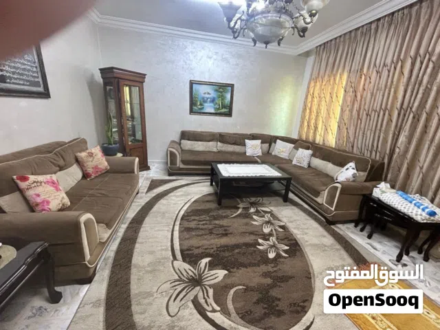 طقم كورنر للبيع مستعمل بحالة جيده جدا في ابو نصير