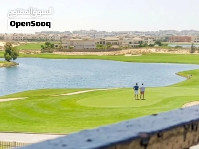 مراسي فيردي – بنتهاوس فاخر للبيع مساحة 202م فرش فاخر بإطلالة مباشرة على اللاجون والجولف والبحيرة