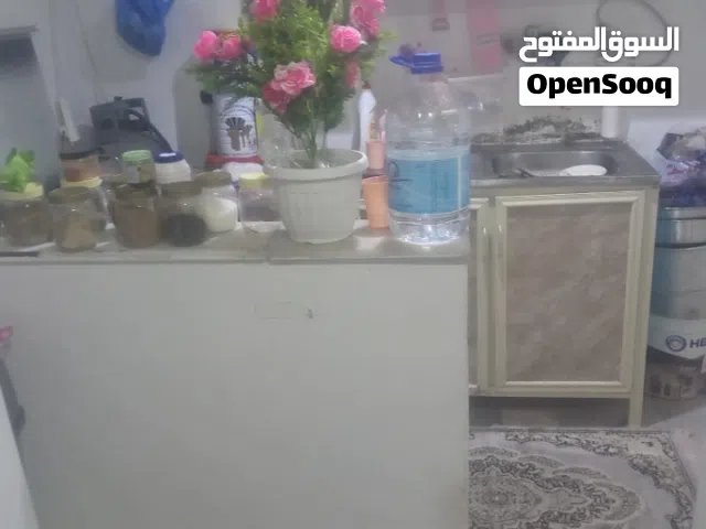 شقة للإيجار حولي نظيفة جداً مؤسسة بالكامل غرفة صالة حمام مطبخ متاحة شارع بيروت خلف المسجد علي الدوار